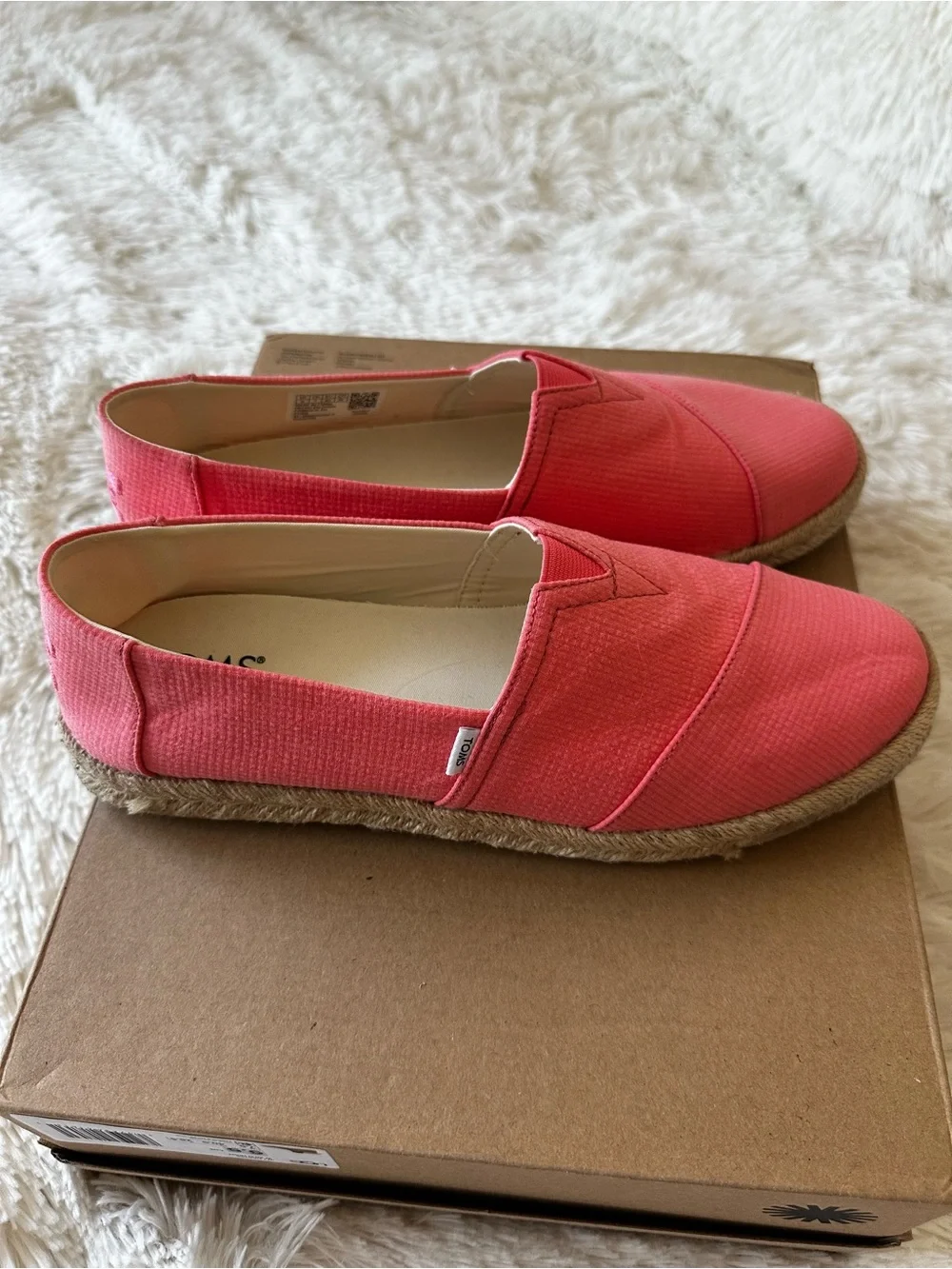 Toms Coral Pink Canvas Espadrille Slip-On Shoes Heritage Boho Beachy Size: 9